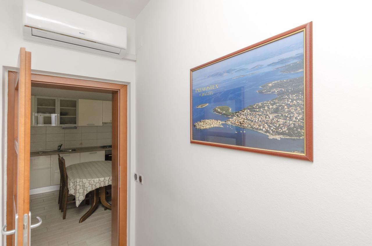 Apartment Eva P. Primosten Exterior photo