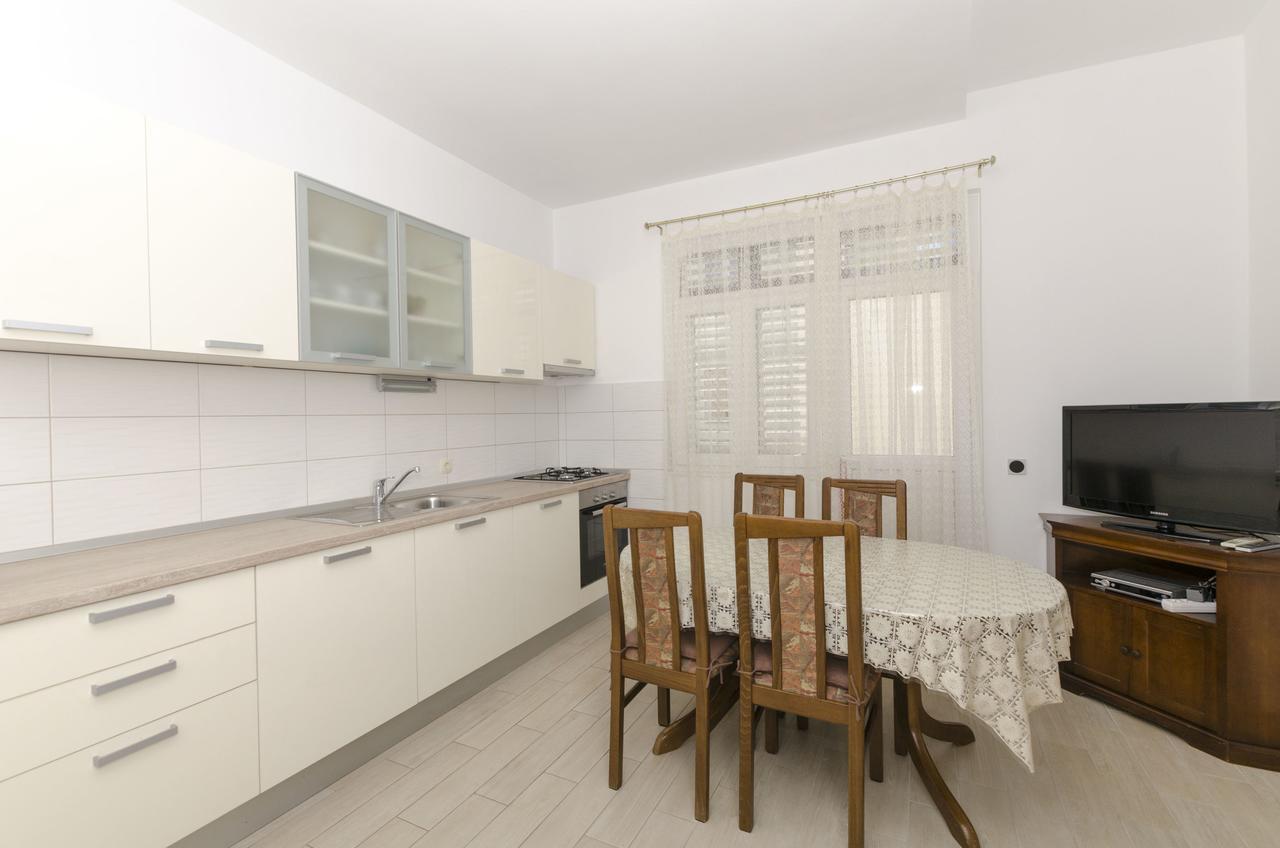 Apartment Eva P. Primosten Exterior photo